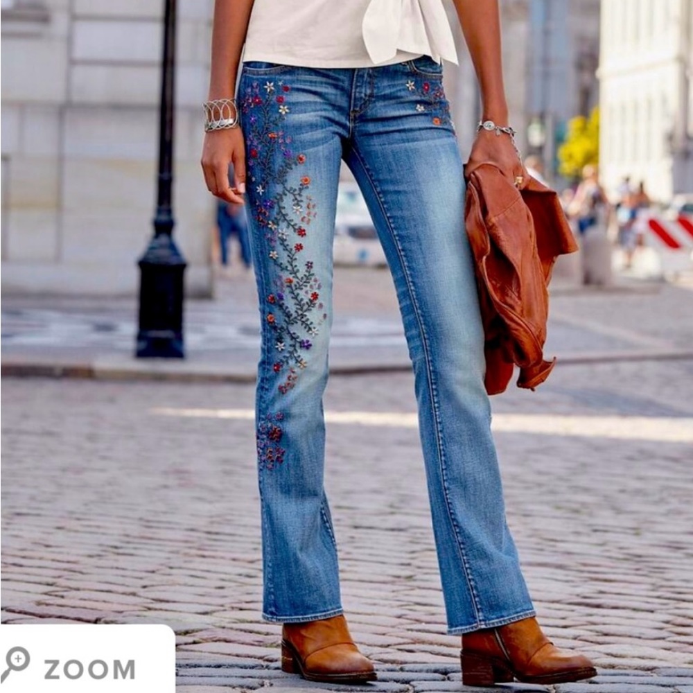 Driftwood Jeans Kelly Bootcut Embroidered Jean- Strawberry